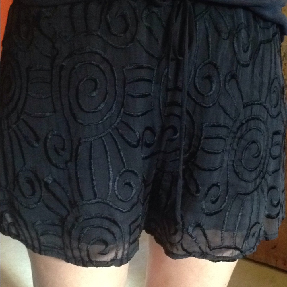 Dress shorts - Picture 2 of 4